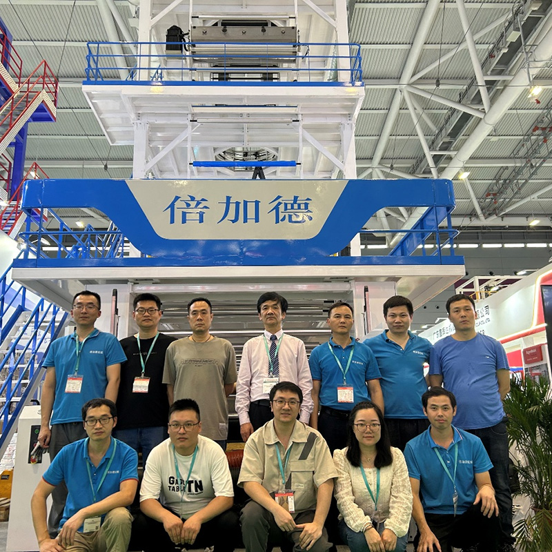 MUL-PLUS Stretch Hood Tech Steals Spotlight at Chinaplas 2025